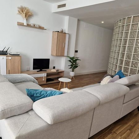 Quarto Com Banheiro Privado Em Apartamento Familiar Apartment อาลิกันเต ภายนอก รูปภาพ