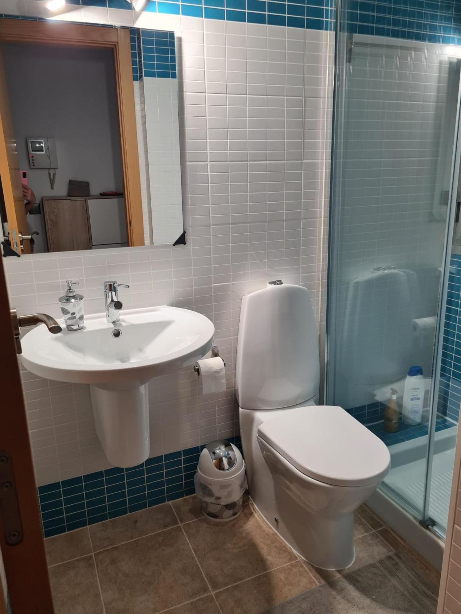 Quarto Com Banheiro Privado Em Apartamento Familiar Apartment อาลิกันเต ภายนอก รูปภาพ