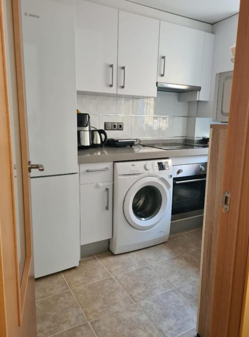 Quarto Com Banheiro Privado Em Apartamento Familiar Apartment อาลิกันเต ภายนอก รูปภาพ