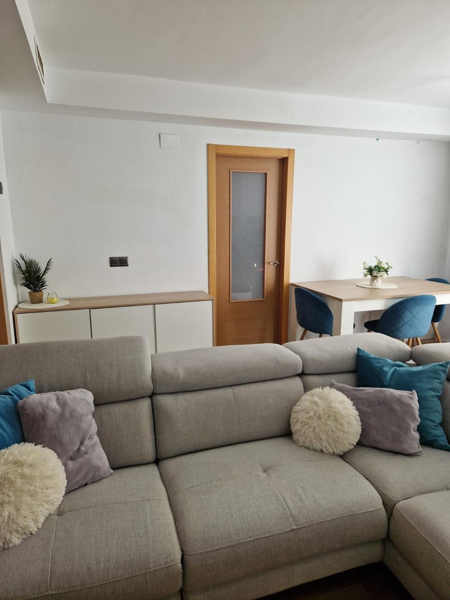 Quarto Com Banheiro Privado Em Apartamento Familiar Apartment อาลิกันเต ภายนอก รูปภาพ