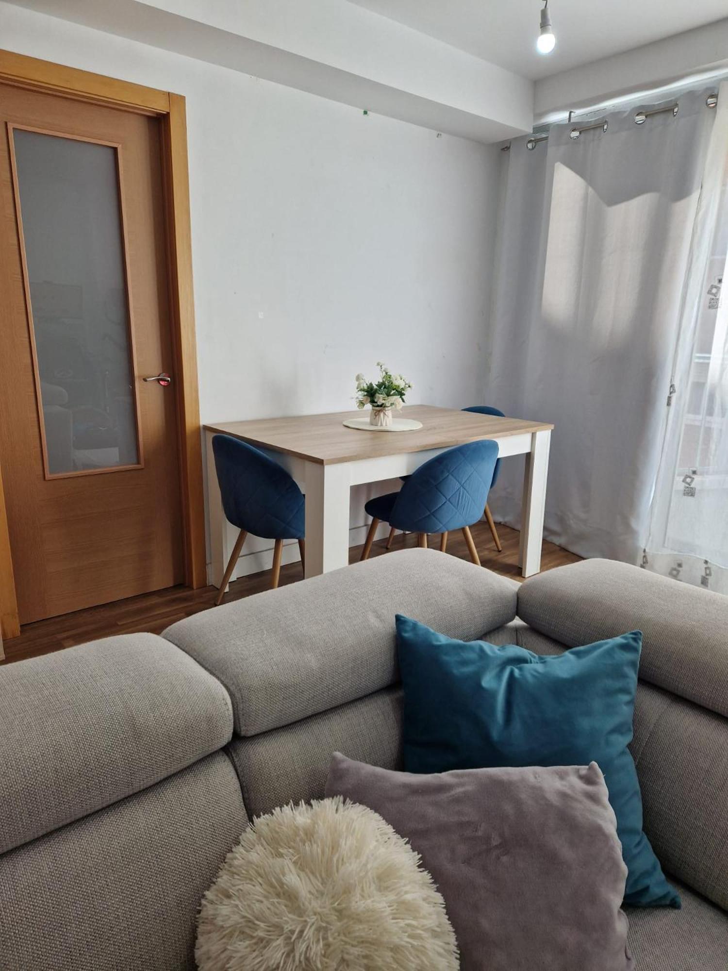 Quarto Com Banheiro Privado Em Apartamento Familiar Apartment อาลิกันเต ภายนอก รูปภาพ